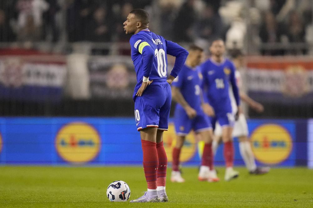 中超：河南俱乐部酒祖杜康不敌上海申花.